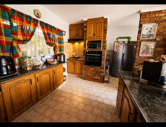 3 BEDROOM HOUSE FOR SALE IN VANDERBIJLPARK SE 4